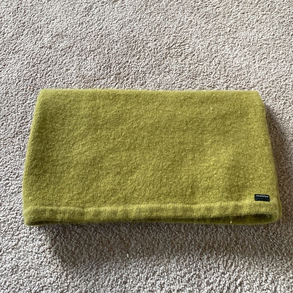 Jackpot angora wool scarf. O/S green in excellent condition - Picture 8 of 8